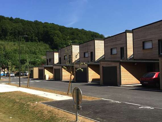 00380-00003-00000-00000_02