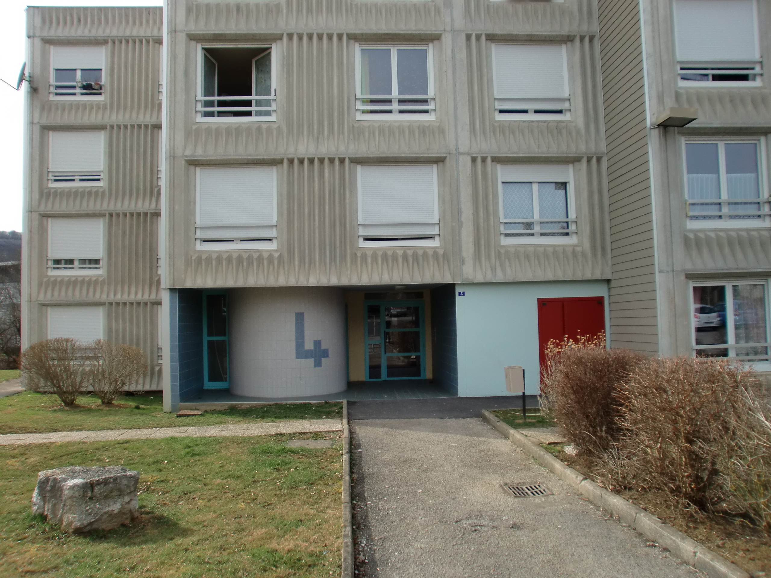 4 place Bonneille - Ornans (2).JPG